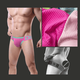 Jockstrap porté sur mannequin, vue du maintien arrière et détail du tissu côtelé à l’avant