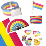 Kit Pride pansexualité composé de plusieurs objets assortis aux couleurs du drapeau pansexuel, avec des bandes horizontales roses, jaunes et bleues. Il comprend un grand drapeau en tissu, deux petits drapeaux sur tige blanche, une ceinture tissée avec boucle métallique rectangulaire, des lacets plats multicolores, un éventail pliable et un ensemble de stickers illustrés à thématique pan.
