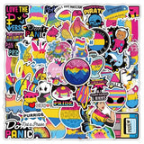 Image montrant un ensemble dense de stickers Pride multicolores, avec de nombreux symboles arc-en-ciel et pansexuels regroupés sur fond clair.