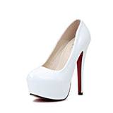 chaussure talons Queer trans semelle rouge blanc.
