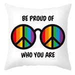 housse de coussin LGBT be proud peace and love
