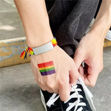 plaque tissee bracelet LGBT arc en ciel